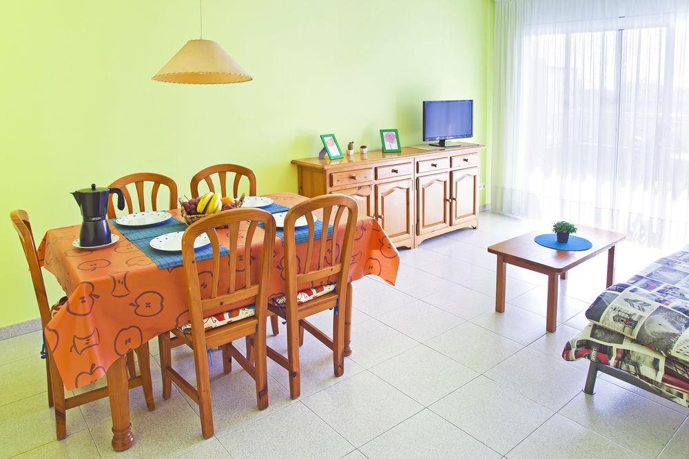 Rvhotels Apartamentos Ses Illes Blanes Exteriör bild